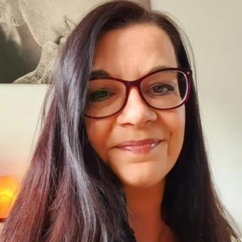 Barbara – intu&#239;tief coach bij AstroCoaches. Kaartlegging, pendel, Reiki en foto lezen voor inzicht en balans.