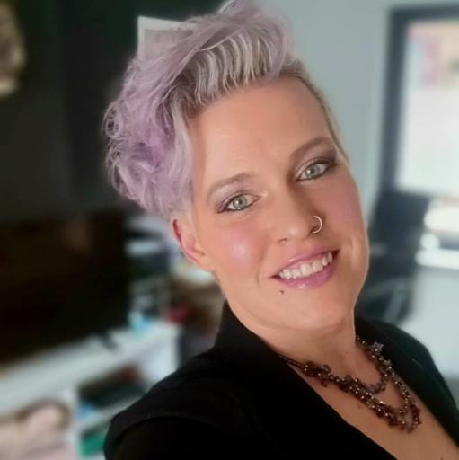 Katja – intu&#239;tief medium en spiritueel healer bij AstroCoaches. Readings, healing en begeleiding voor zielsgroei.